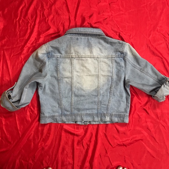 Light wash denim jacket - Picture 3 of 3